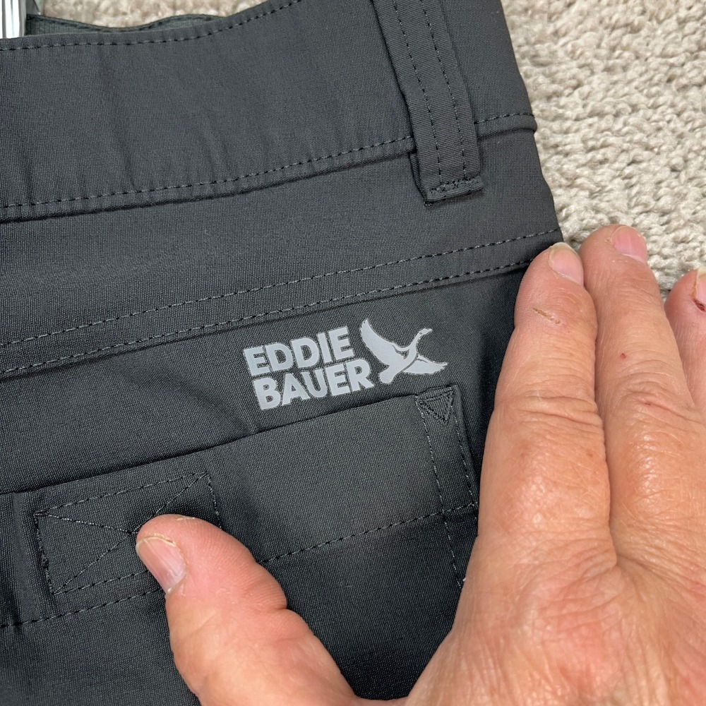 Eddie Bauer Rainier Tech Shorts Mens 30 Gray Stretch Hiking Cargo Performance - Picture 5 of 9